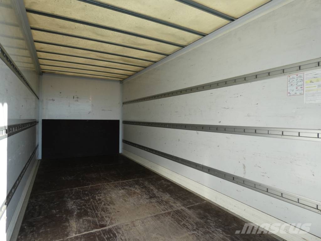 Mercedes-Benz Atego 816 Camiones con caja de remolque