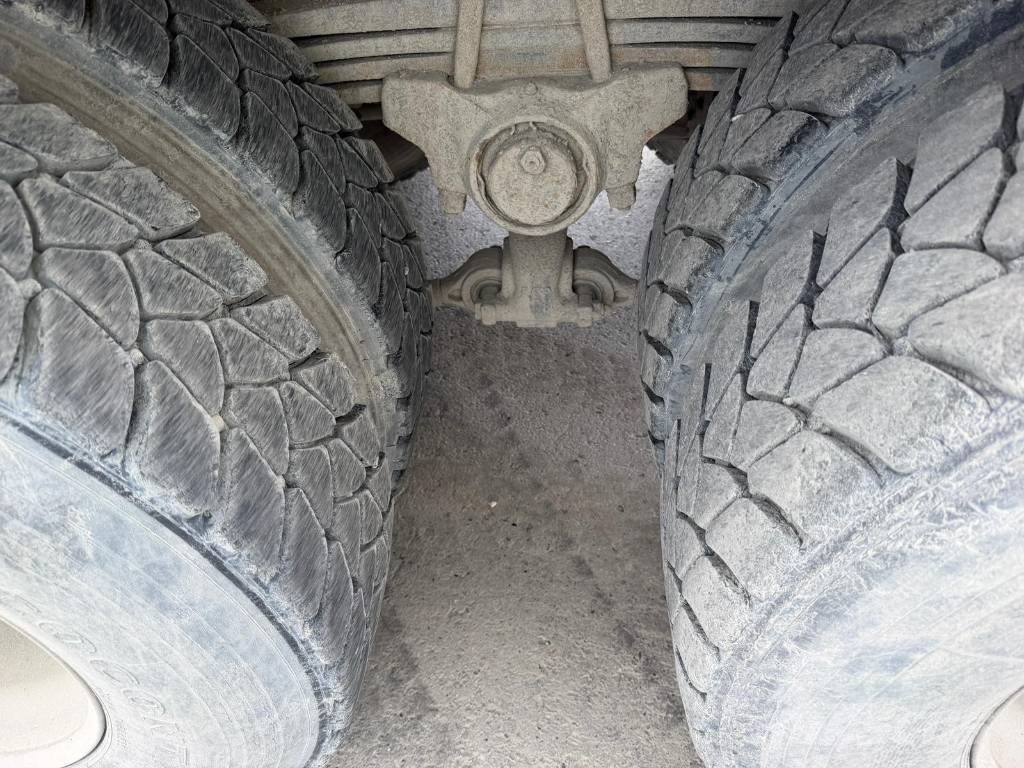 Iveco Trakker 400 Betonmixers en pompen