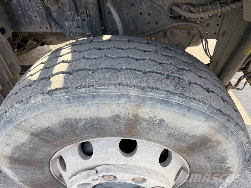 Iveco Trakker 400 Betonmixers en pompen