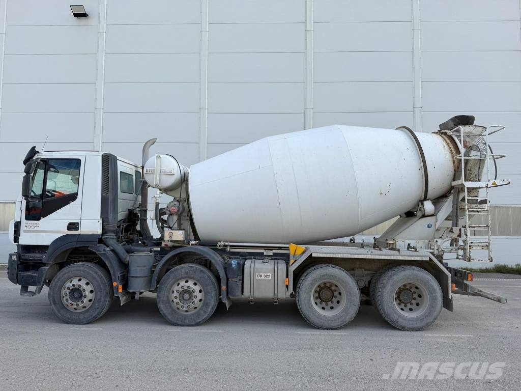 Iveco Trakker 400 Betonmixers en pompen