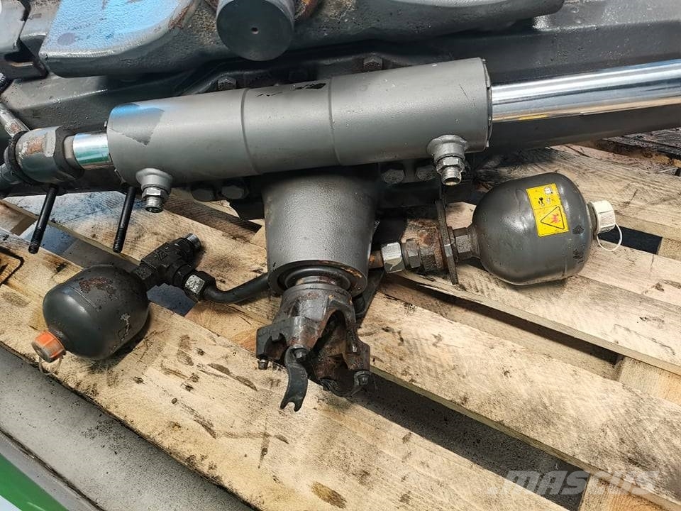 Massey Ferguson 7616 {Agco 4348687M93} steering cylinder Hydraulik