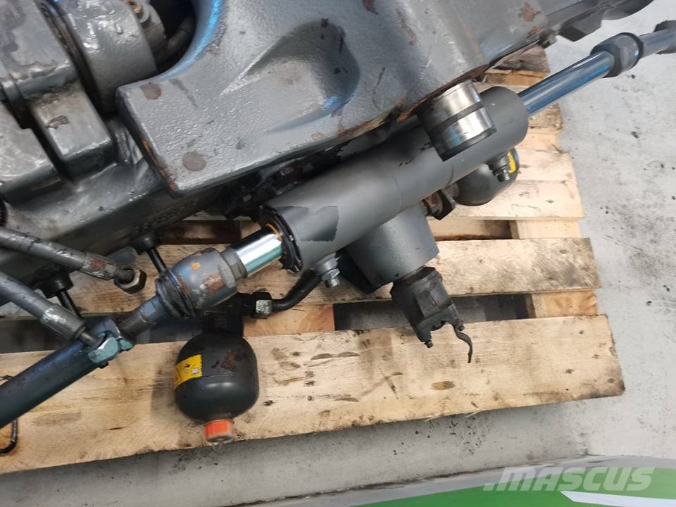Massey Ferguson 7616 {Agco 4348687M93} steering cylinder Hydraulik
