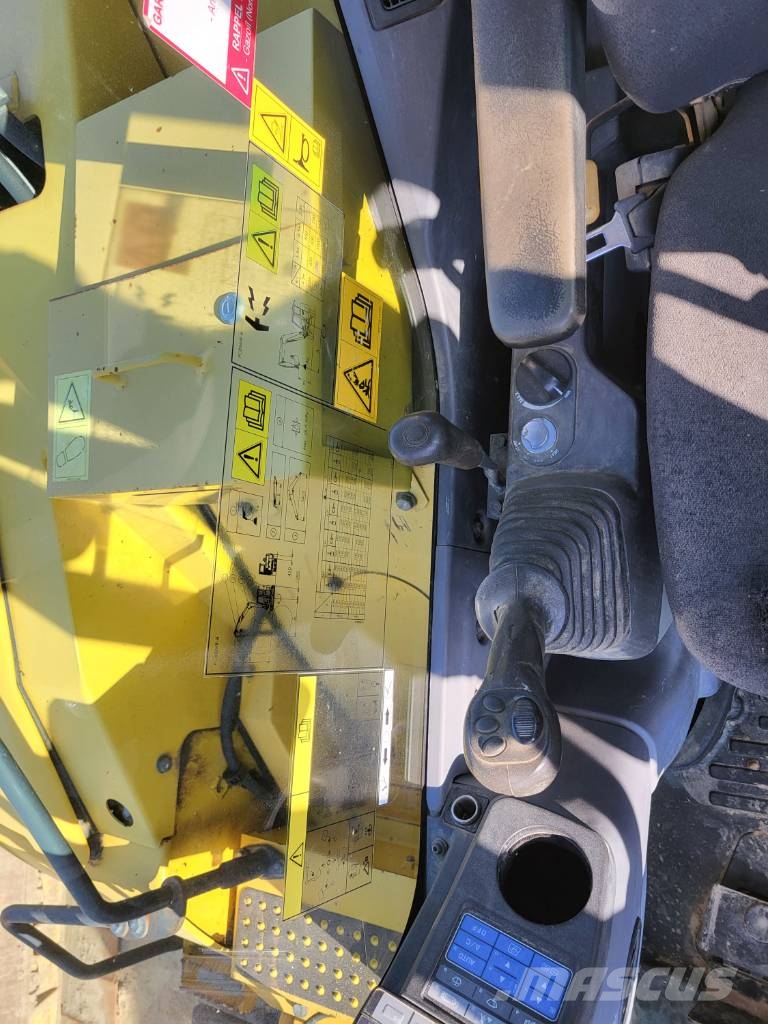 Komatsu PC88MR-8 中型挖掘机