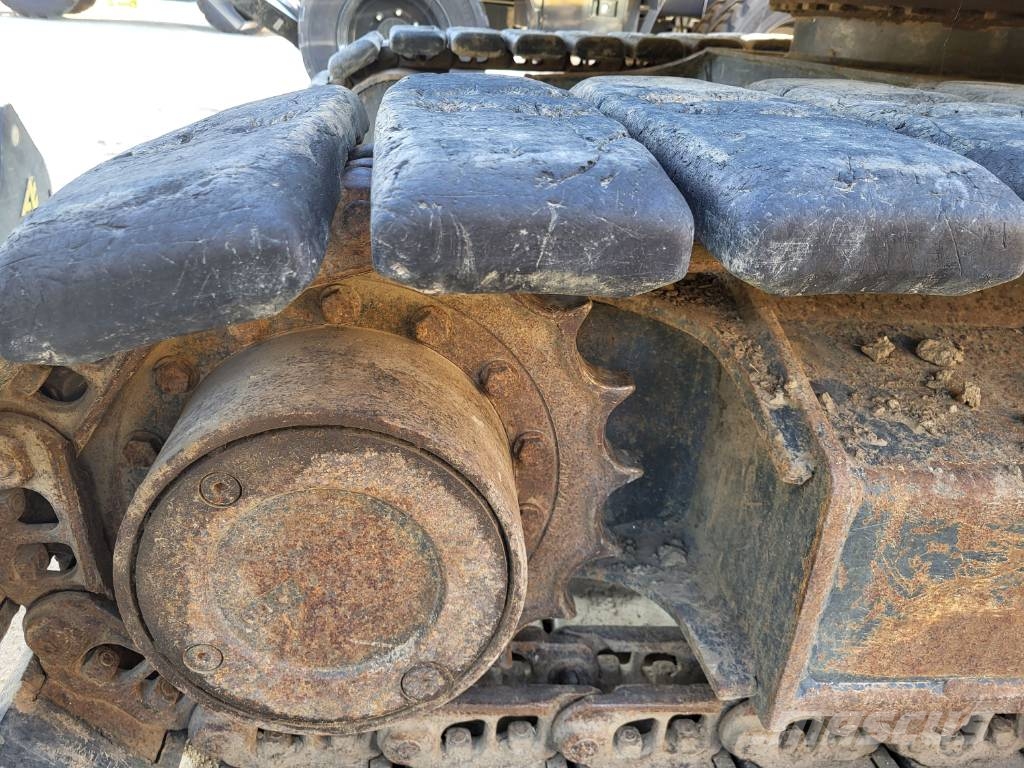 Komatsu PC88MR-8 中型挖掘机