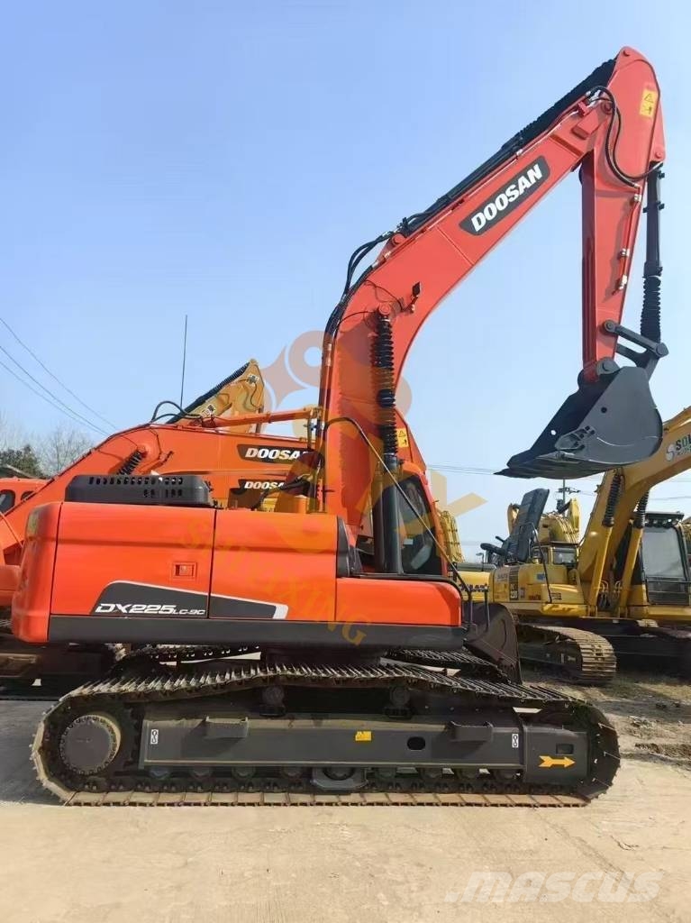 Doosan DX 225 LCA Raupenbagger