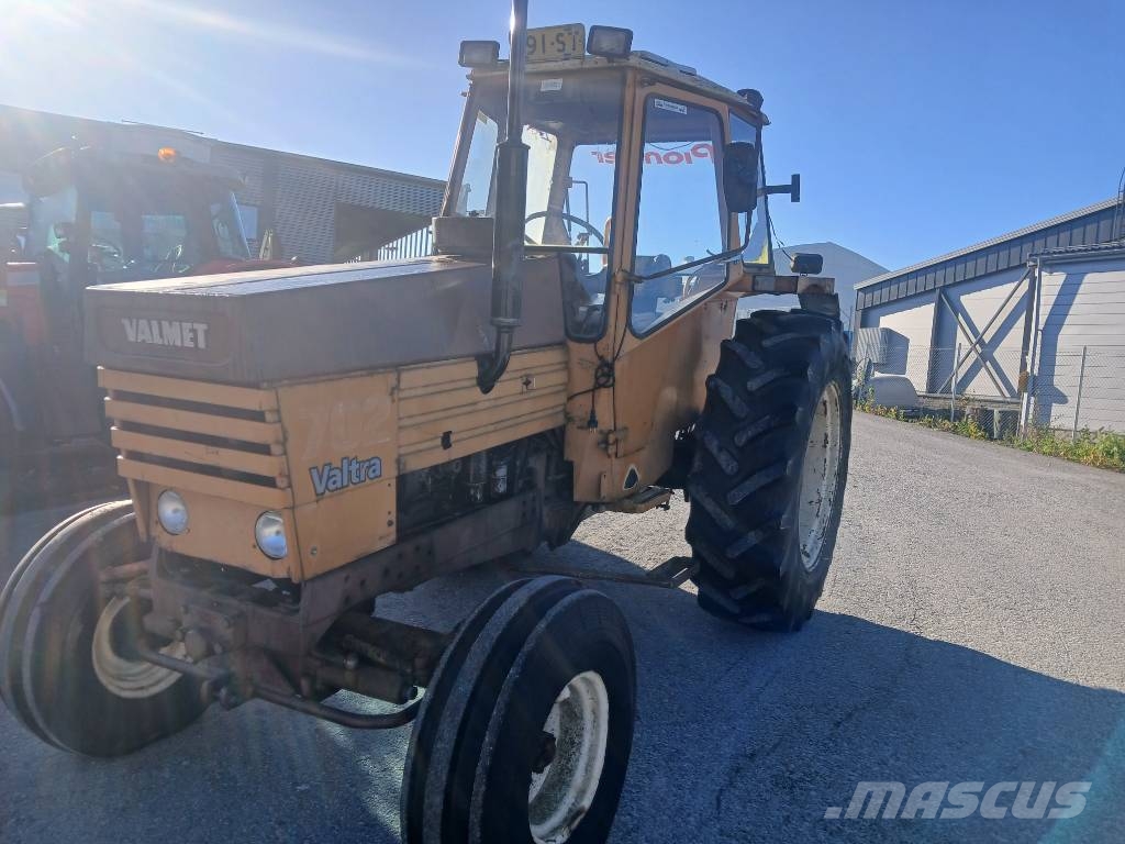 Valmet 702 Tractors