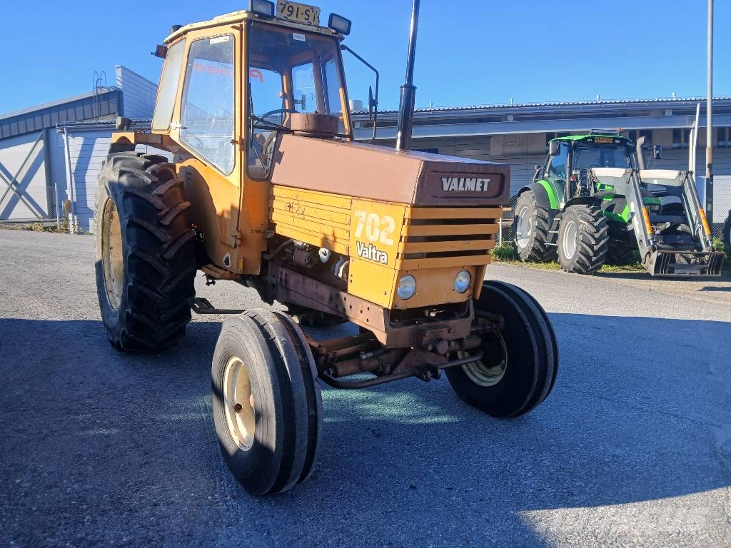 Valmet 702 Tractors
