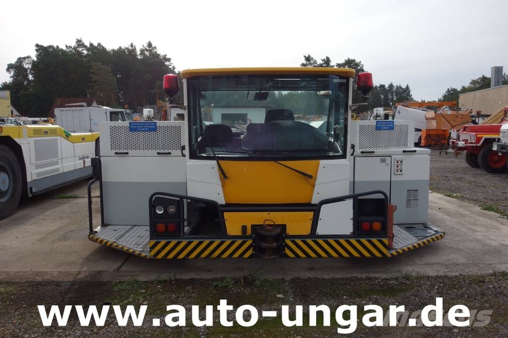 GOLDHOFER AST-1X 1360 Allradlenkung 6x6 towbarless Pushback Airport equipment