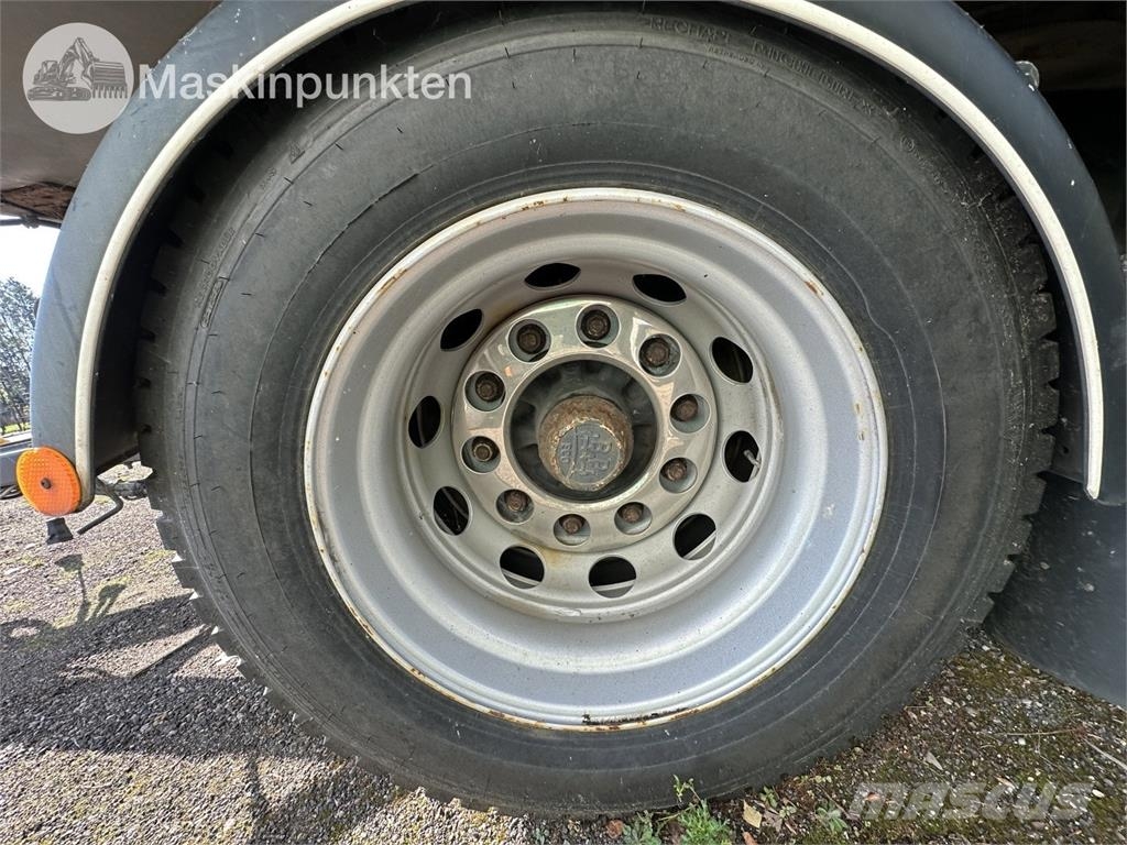 Närko TP3L-R-300 Kylmä-/Lämpökoripuoliperävaunut