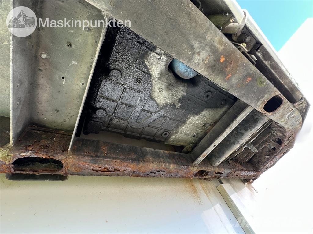 Närko TP3L-R-300 Kylmä-/Lämpökoripuoliperävaunut