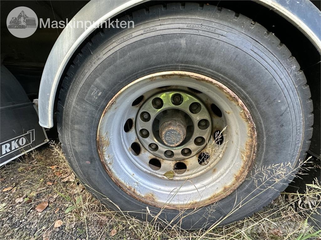 Närko TP3L-R-300 Kylmä-/Lämpökoripuoliperävaunut