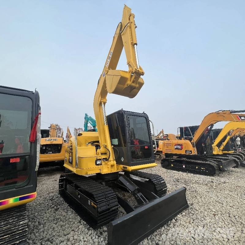 Komatsu PC 70 소형 굴삭기 7톤 미만
