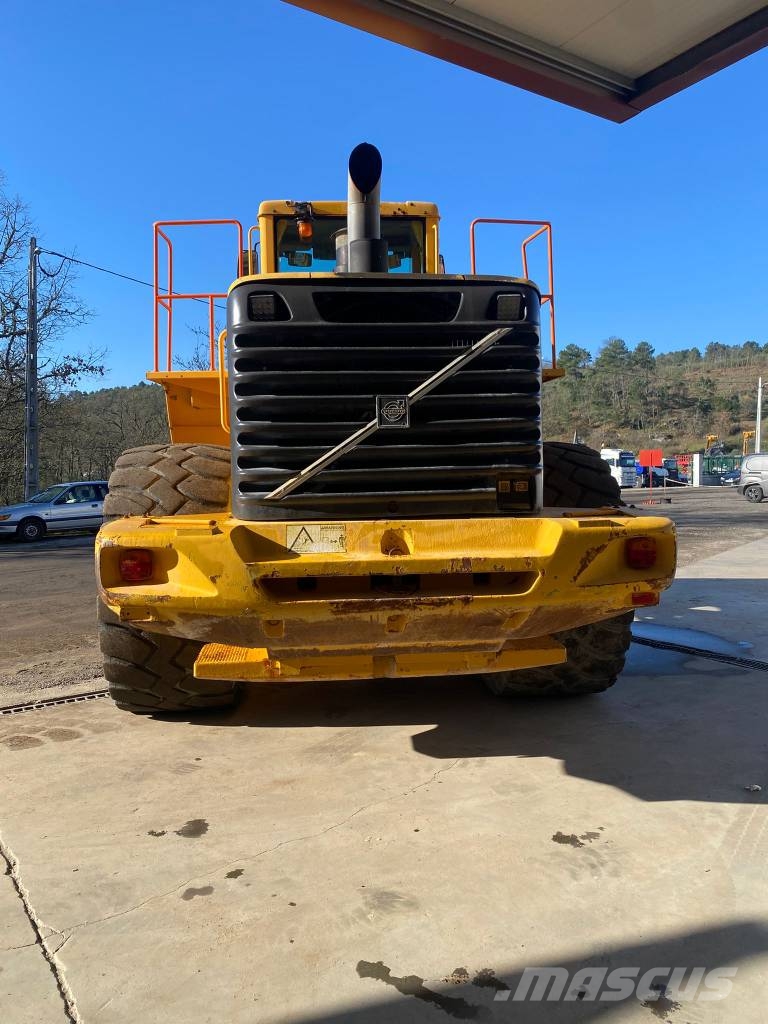 Volvo L 220 E 휠로우더