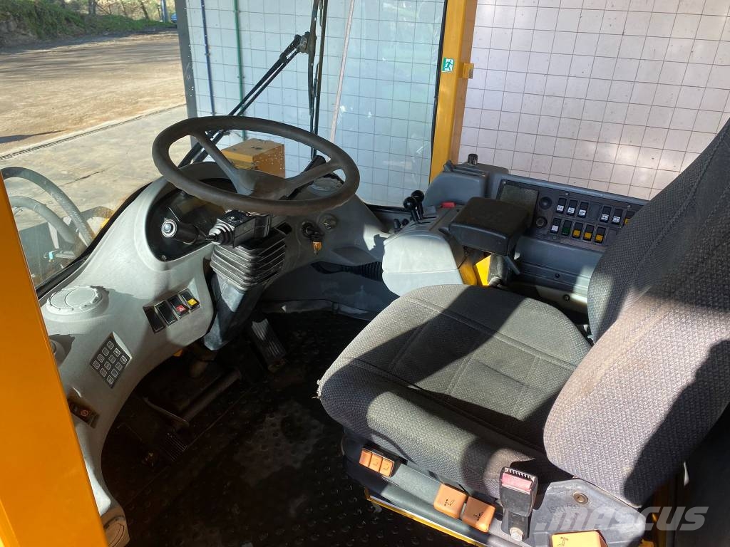 Volvo L 220 E 휠로우더