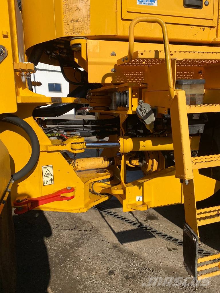 Volvo L 220 E 휠로우더