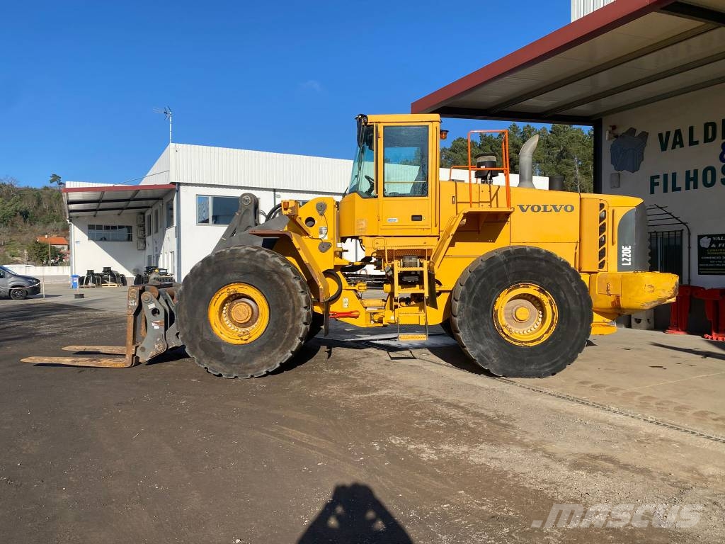 Volvo L 220 E 휠로우더