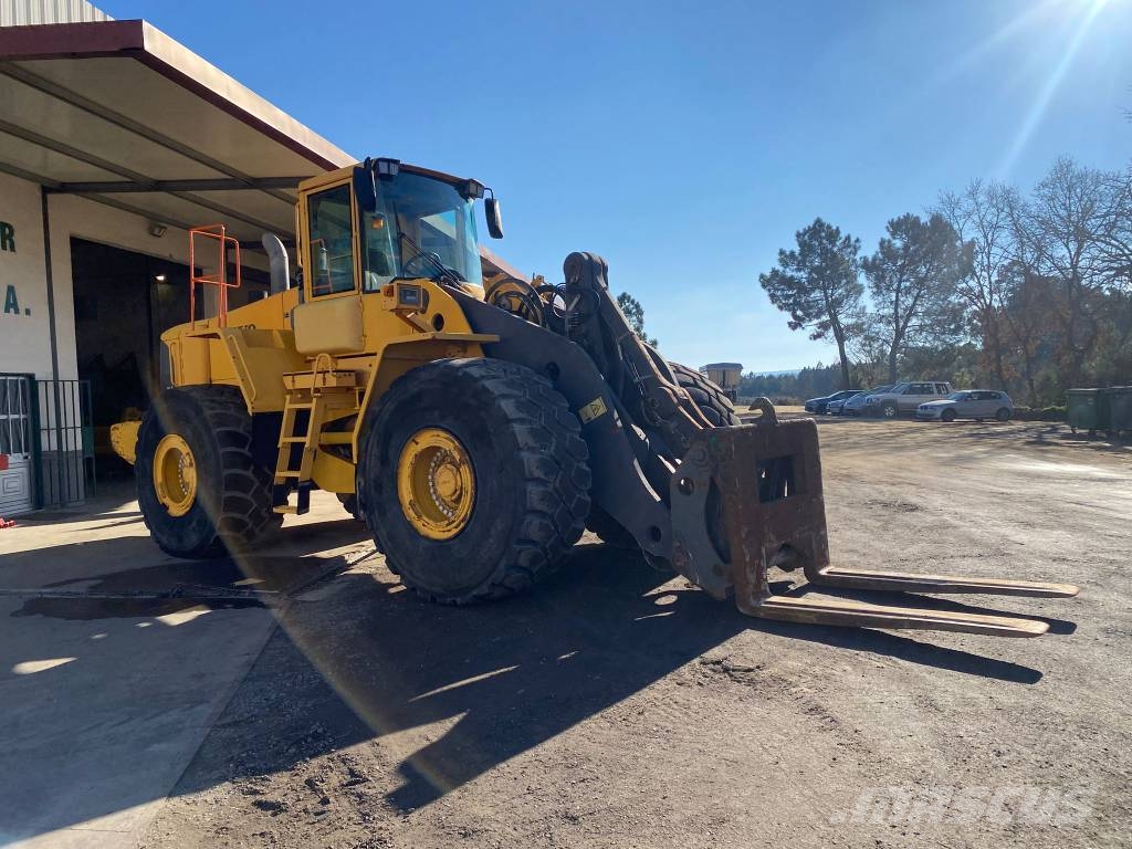 Volvo L 220 E 휠로우더