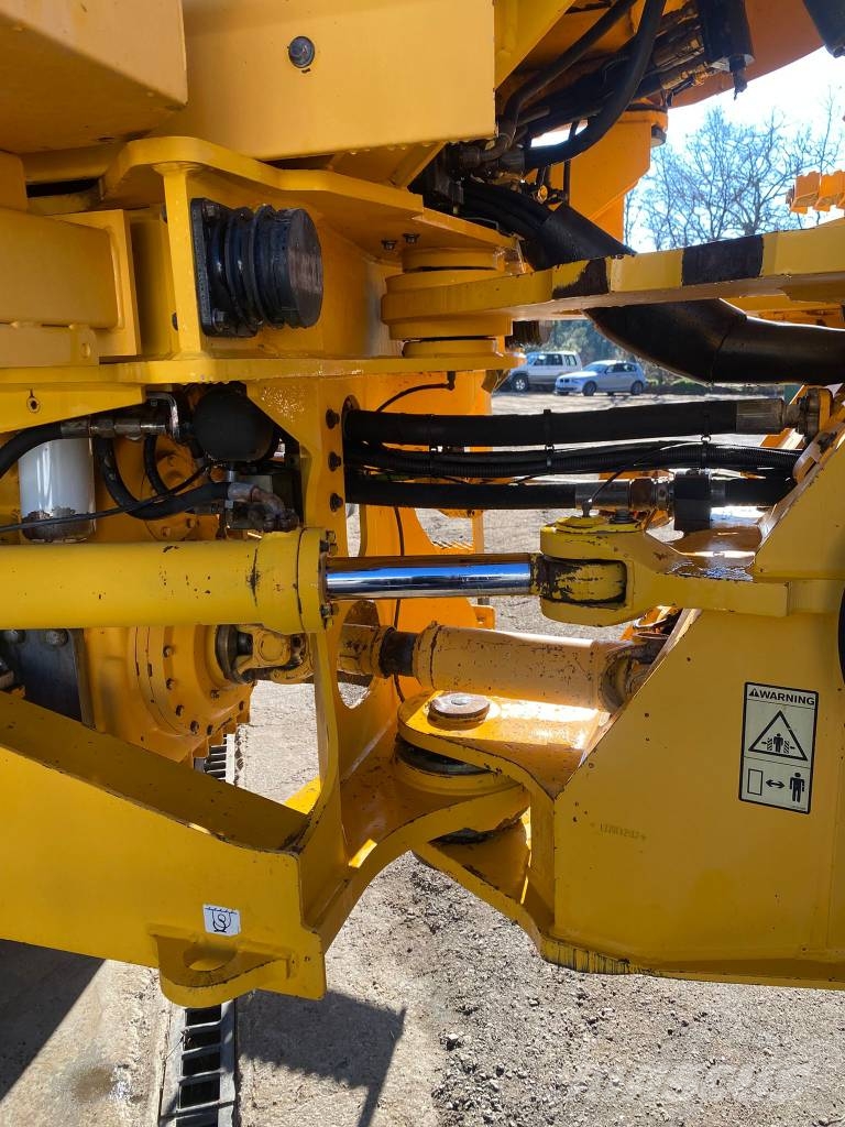 Volvo L 220 E 휠로우더