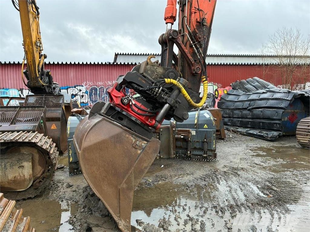 Hitachi ZAXIS 225 USR LC 履带挖掘机