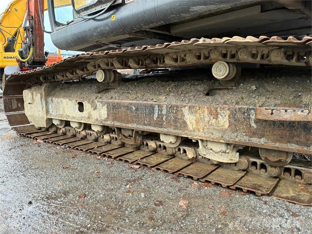 Hitachi ZAXIS 225 USR LC 履带挖掘机