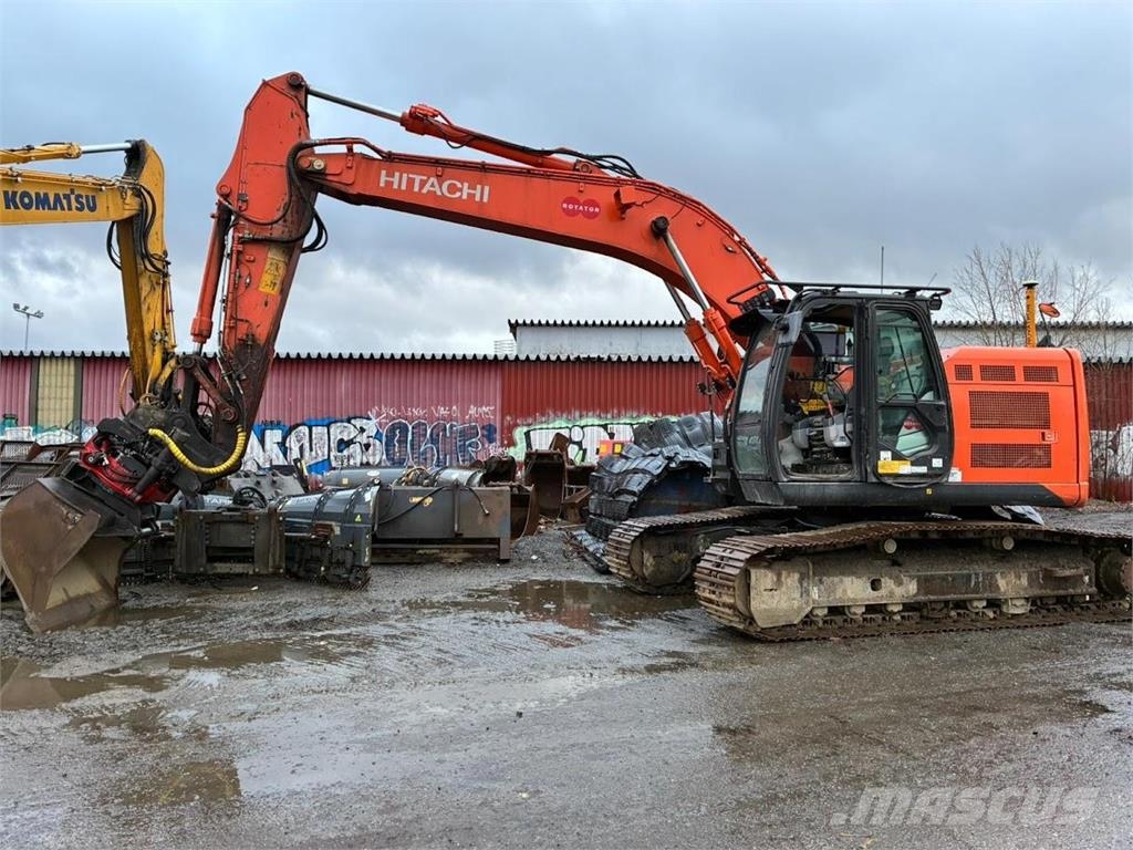 Hitachi ZAXIS 225 USR LC 履带挖掘机