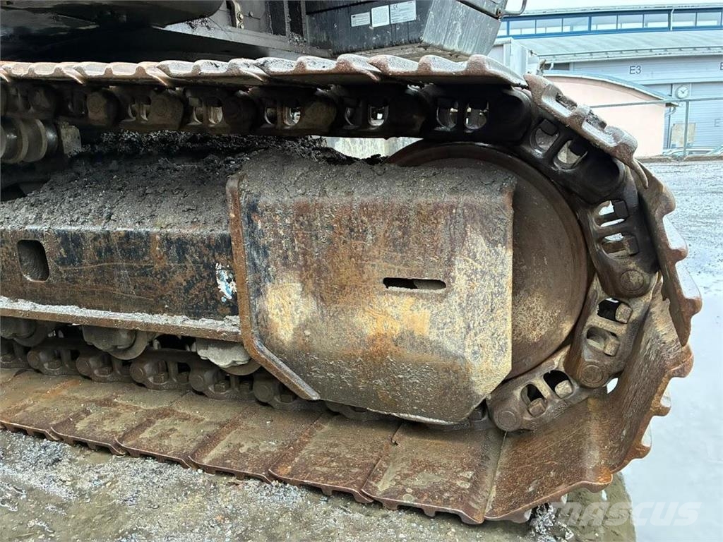 Hitachi ZAXIS 225 USR LC 履带挖掘机