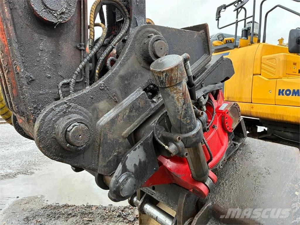 Hitachi ZAXIS 225 USR LC 履带挖掘机