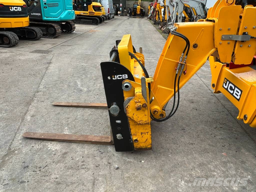 JCB 540-140 Teleskopické manipulátory