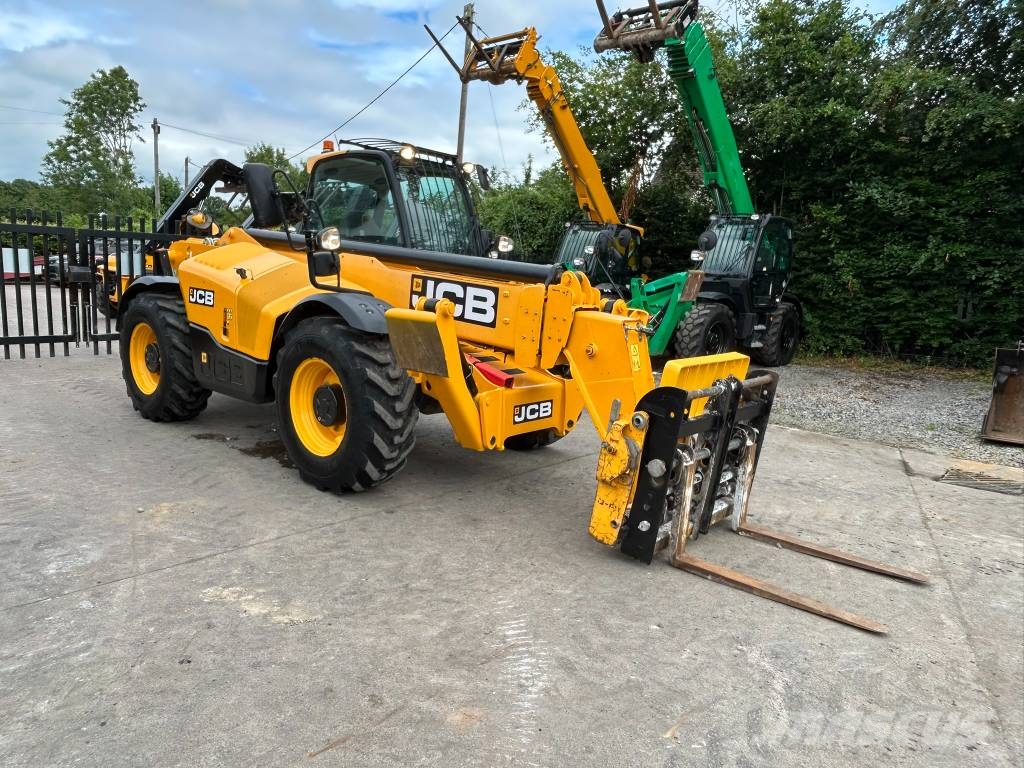 JCB 540-140 Teleskopické manipulátory