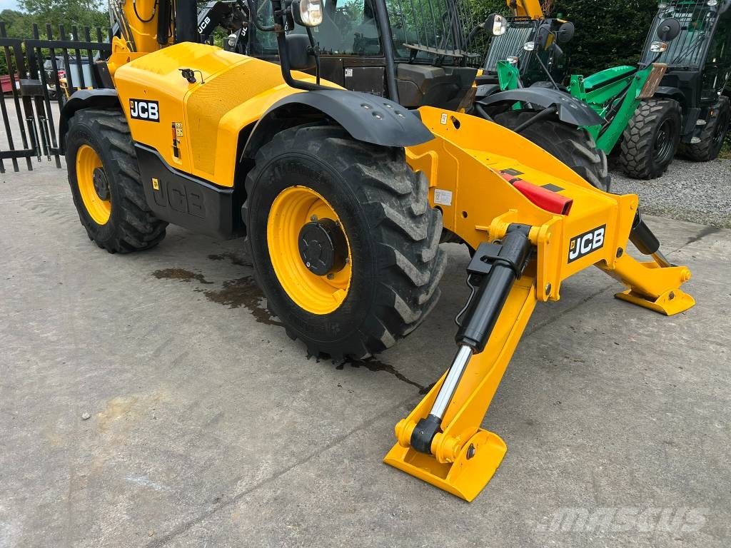 JCB 540-140 Teleskopické manipulátory