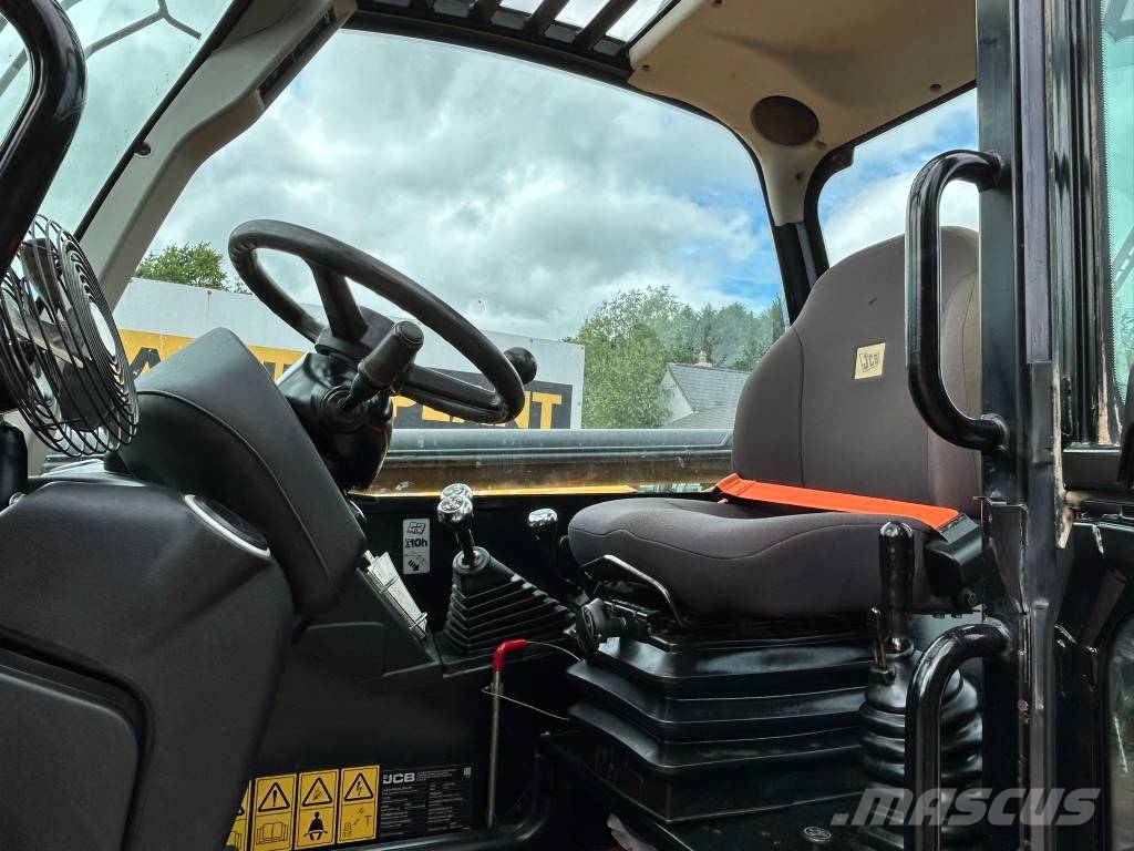 JCB 540-140 Teleskopické manipulátory