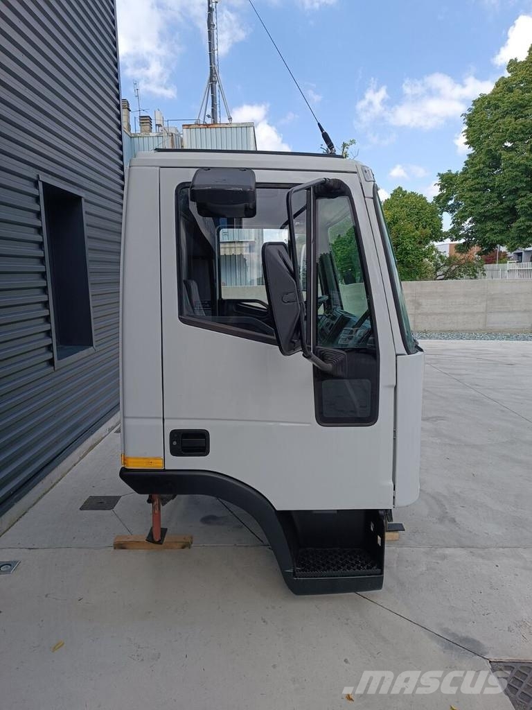 Iveco EUROCARGO TECTOR Kabine i unutrašnjost