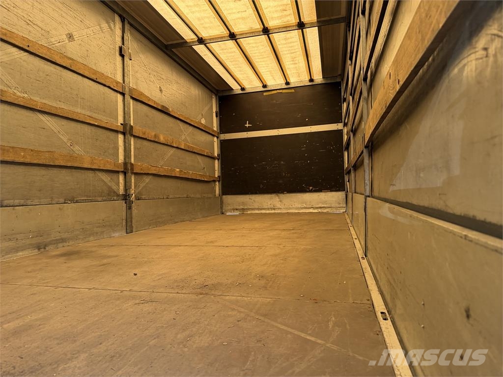 Iveco EUROCARGO 75E18 valnik s bočnicami E5 manual VIN 6 نصف مقطورات مسطحة / مفصلية الجوانب