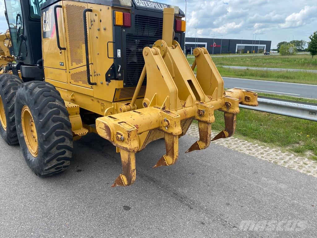 CAT 140M Ripper + Pushblock Tiehöylät