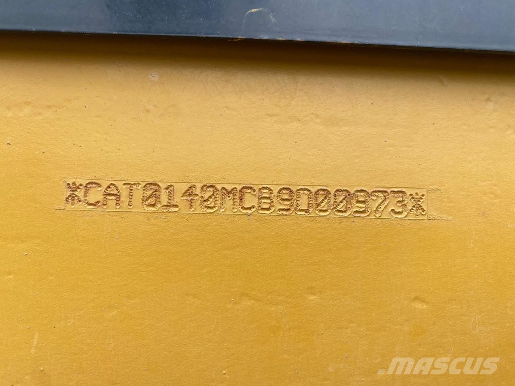 CAT 140M Ripper + Pushblock Tiehöylät