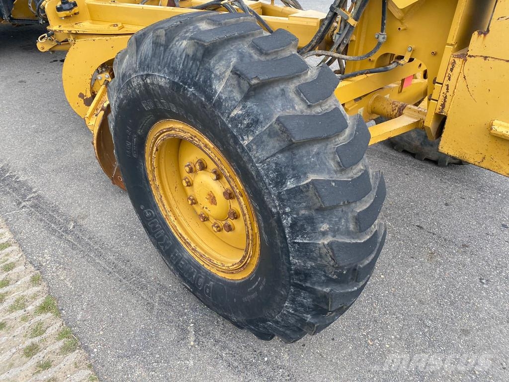 CAT 140M Ripper + Pushblock Tiehöylät