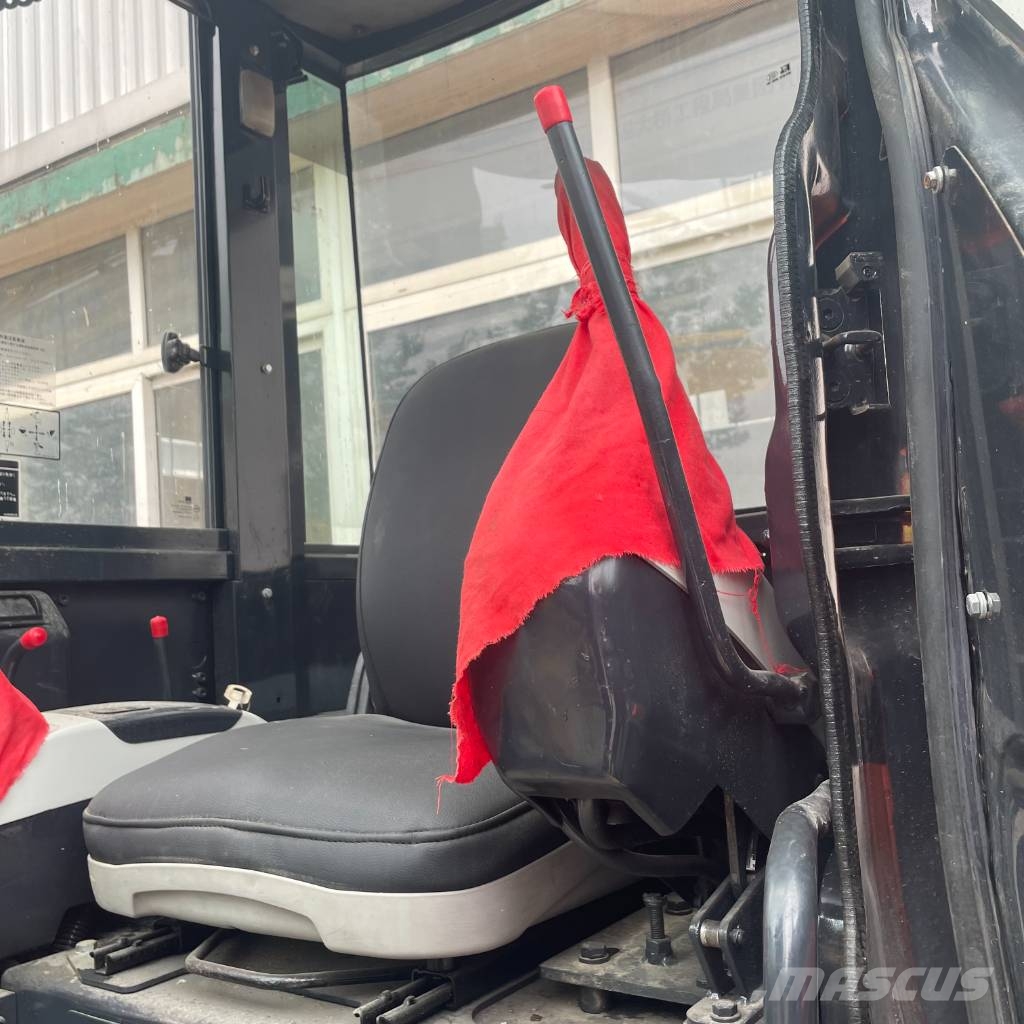 Komatsu PC 35 MR Mini bagri <7t