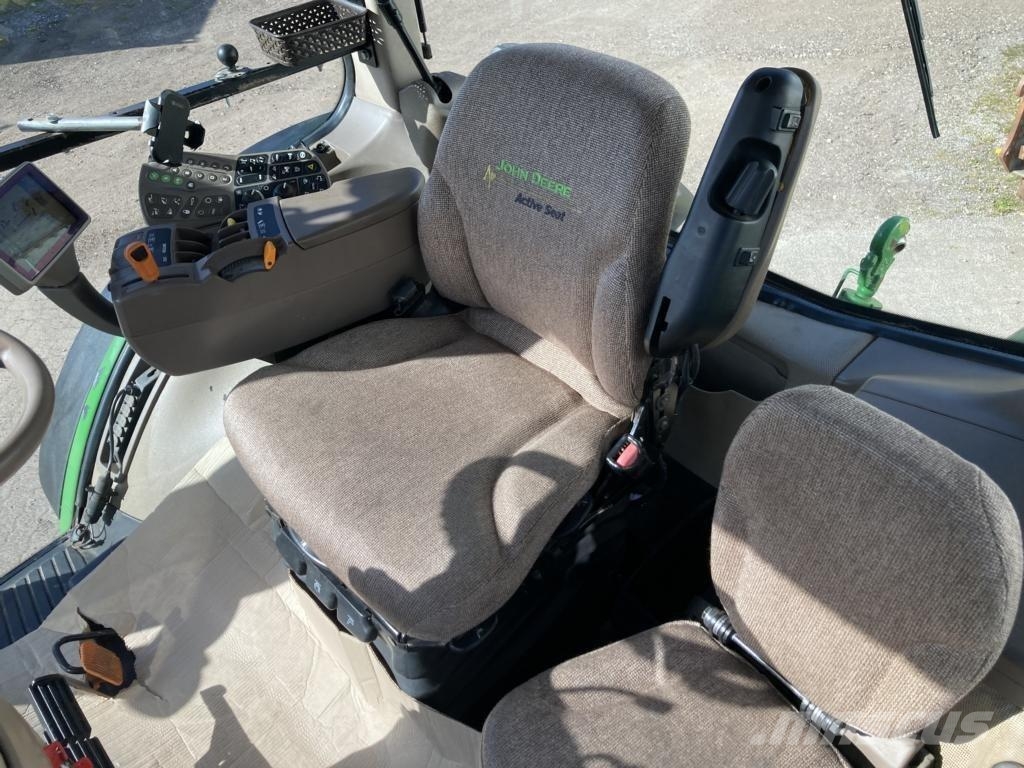 John Deere 8245R Трактори