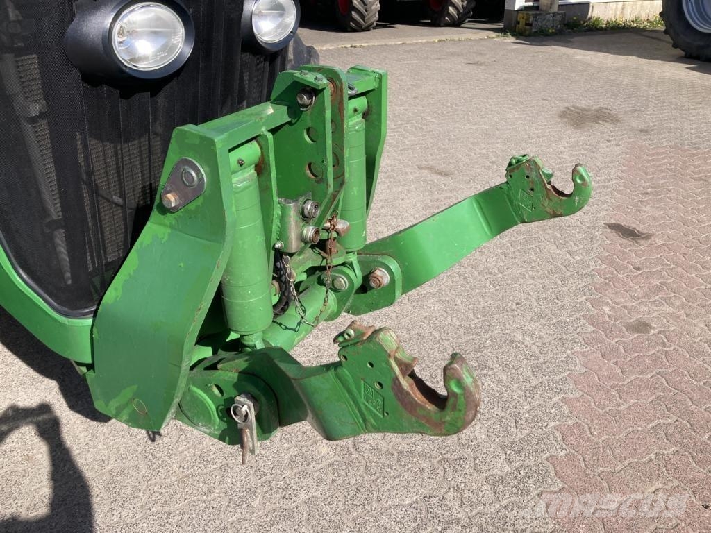 John Deere 8245R Трактори