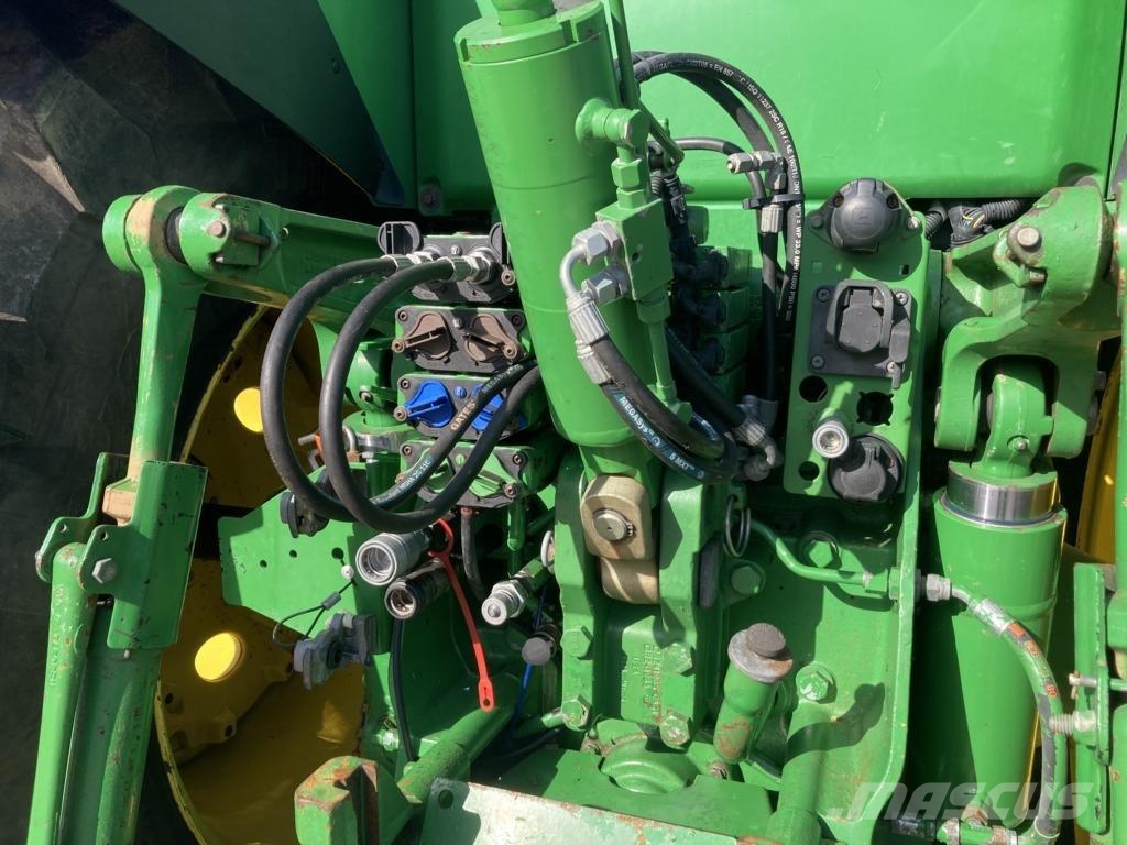 John Deere 8245R Трактори