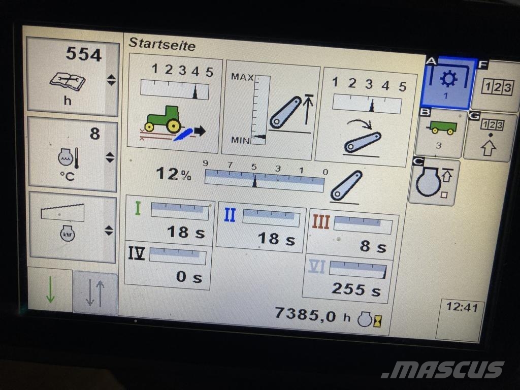 John Deere 8245R Трактори
