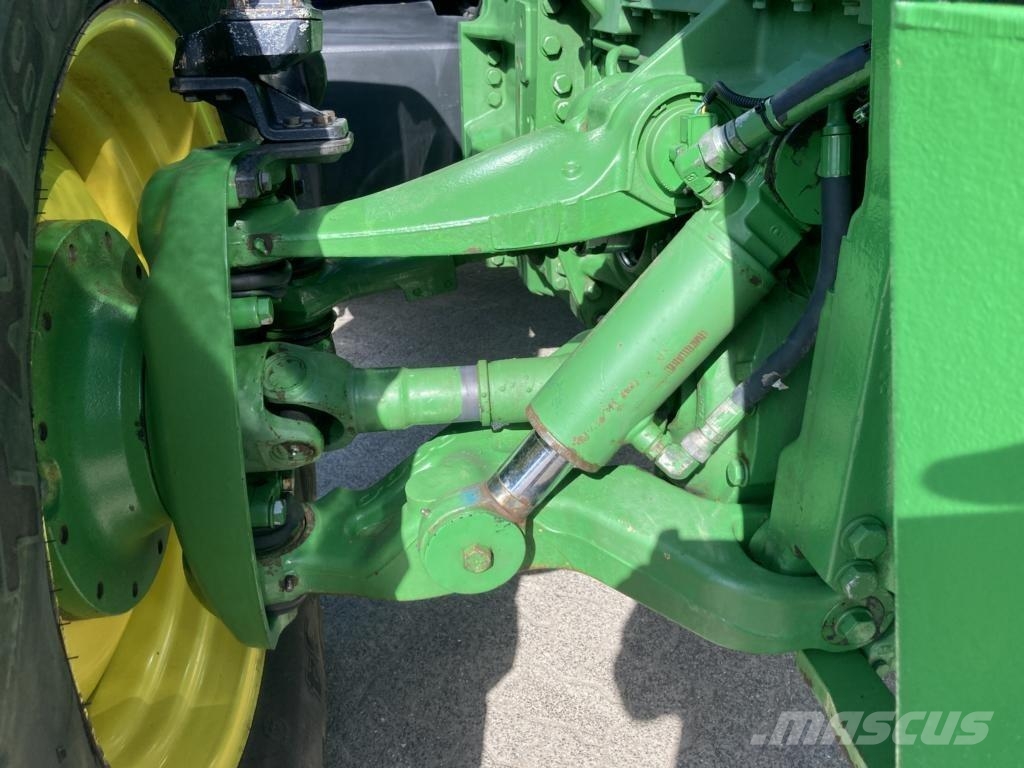 John Deere 8245R Трактори