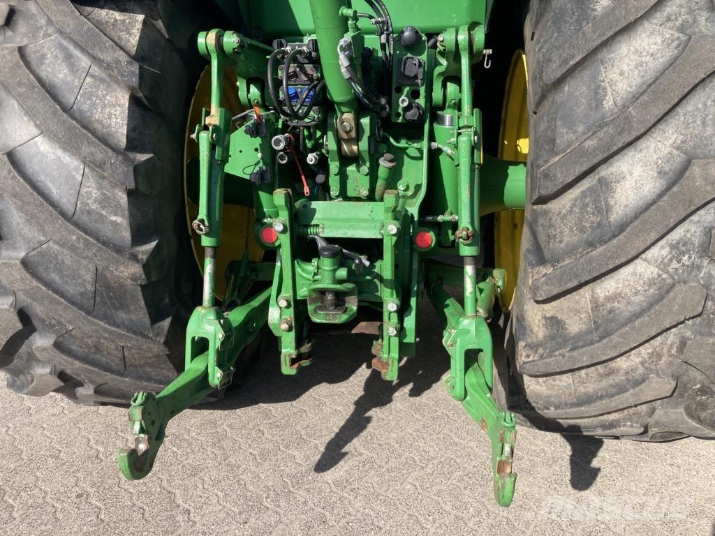 John Deere 8245R Трактори