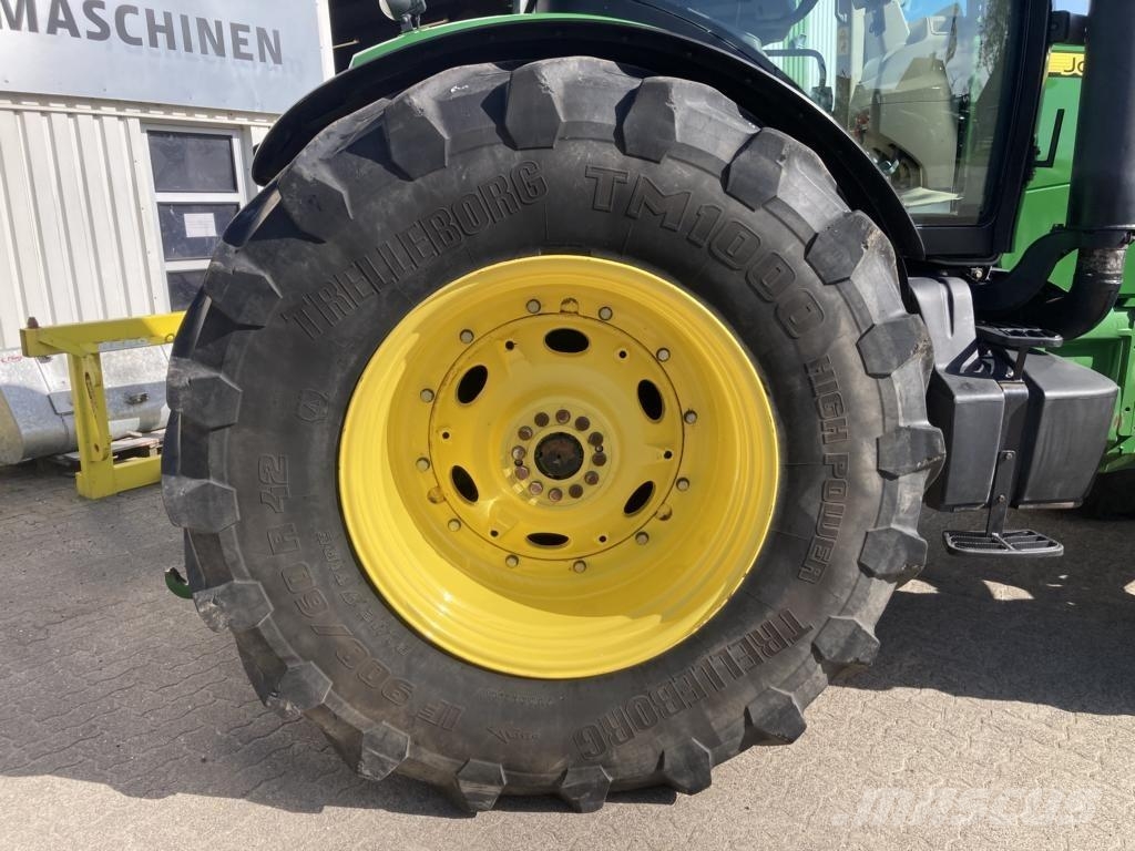 John Deere 8245R Трактори