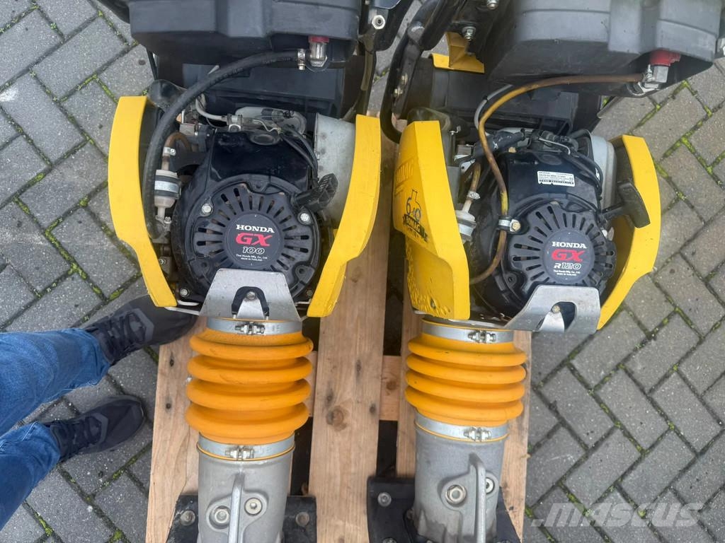 Bomag 2x BT 65 | 130 and 62 Hours | 2014 and 2017 | Insp Vibracijski nabijalci pilotov