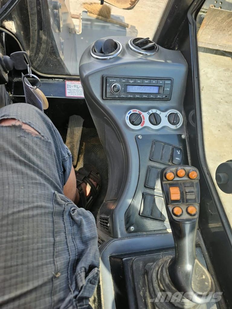 GiANT G3500 Teleskop-Radlader