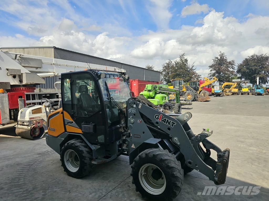 GiANT G3500 Teleskop-Radlader