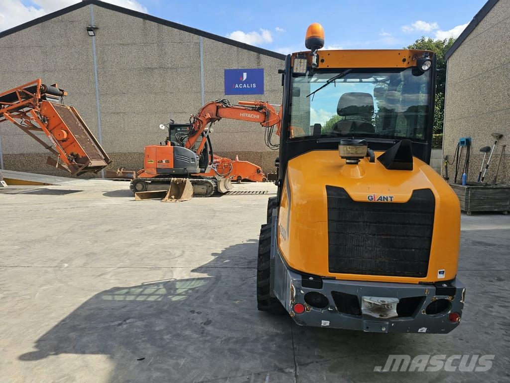 GiANT G3500 Teleskop-Radlader
