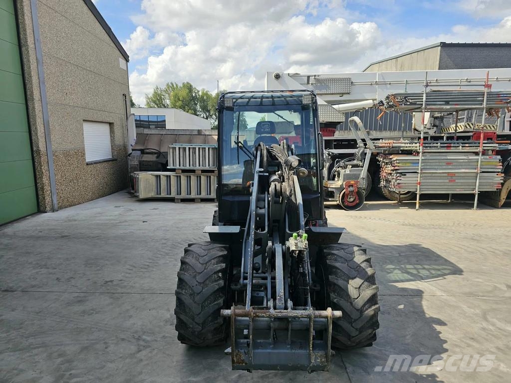 GiANT G3500 Teleskop-Radlader