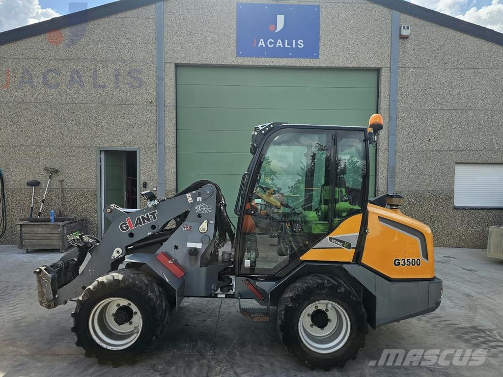 GiANT G3500 Teleskop-Radlader